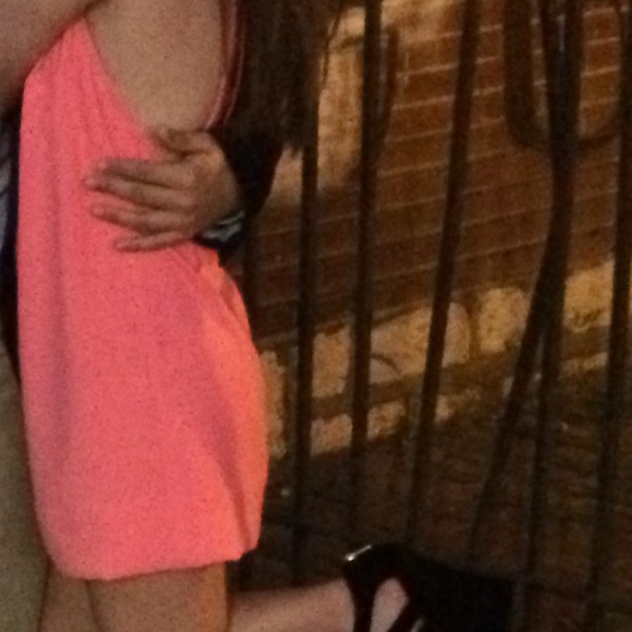 Pink low back summer short dress - Picture 2 of 3